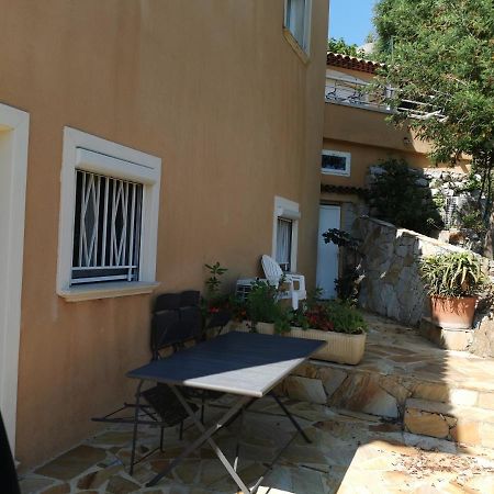 Ou Souleou Apartman Bormes-les-Mimosas Kültér fotó