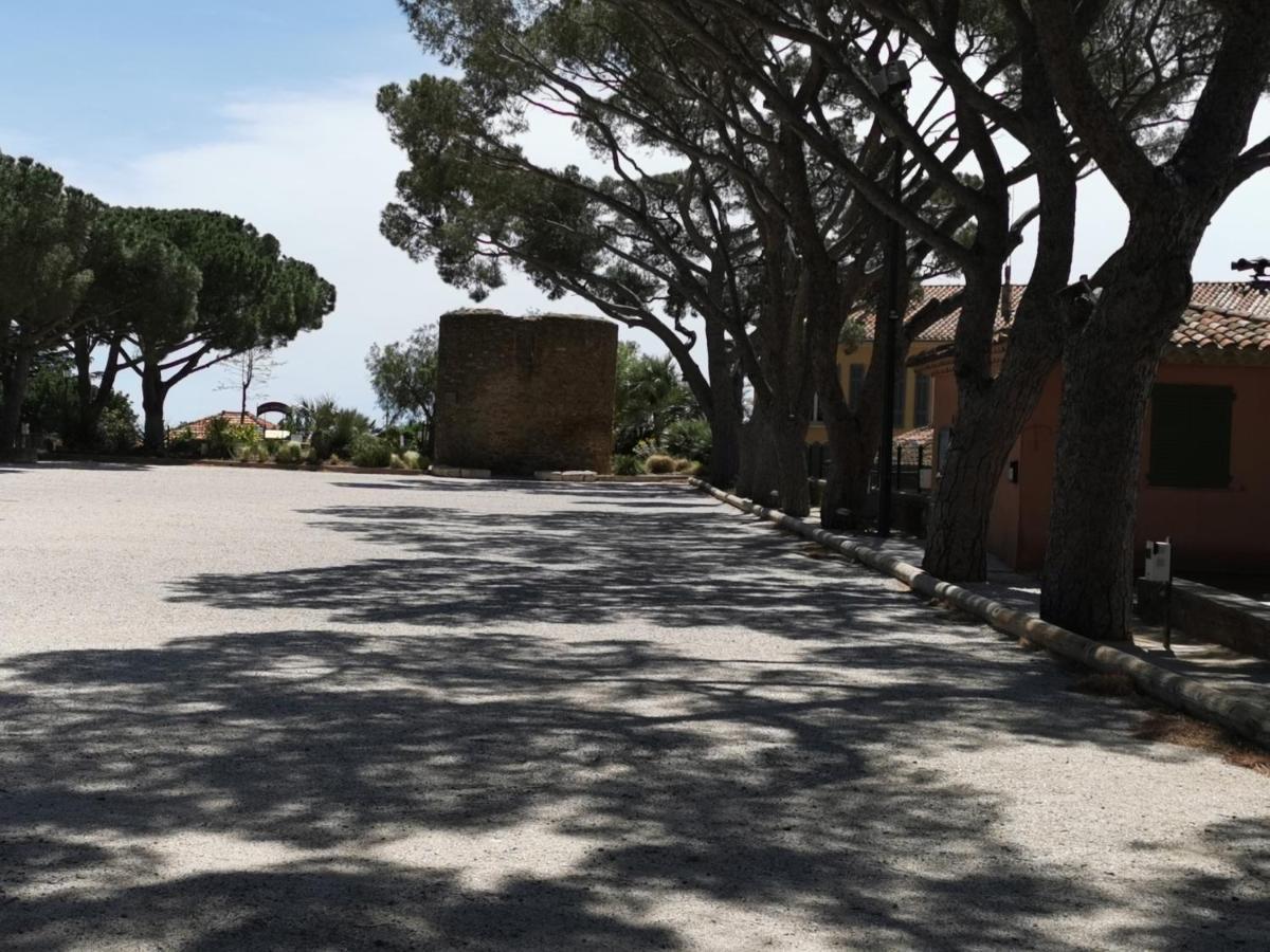 Ou Souleou Apartman Bormes-les-Mimosas Kültér fotó